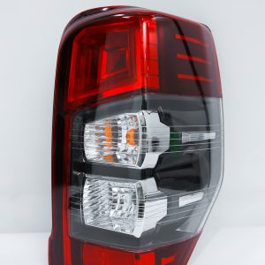 (العربية) اسطب خلفي ونيت ميتسوبيشي2020/2023  8330B212-CH